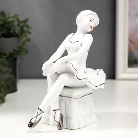 Souvenir Ceramics "Ballerina on the ottoman" White with silver 18x10x15.5 cm-1