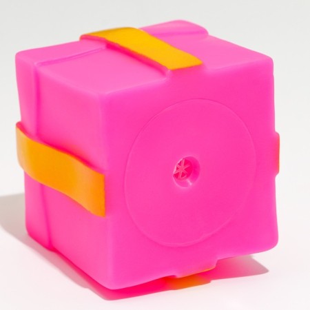 Toiner toy "gift", vinyl, 6.5 x 7.8 cm-3