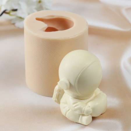 Silicone Mold "Big Cosmonaut" 9x7.5x6 cm-1