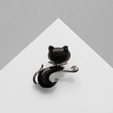 Brooch 