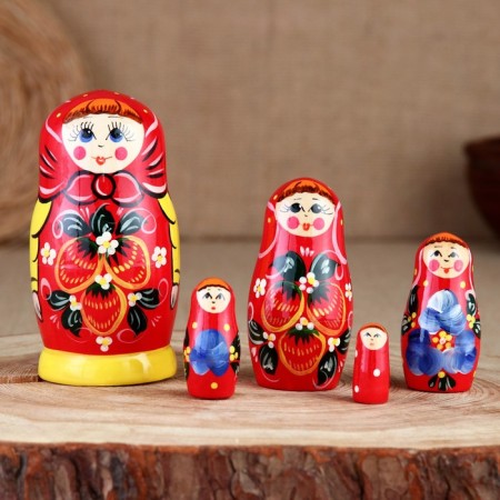 Matryoshka "Strawberries", 5 puppet, 11 cm
