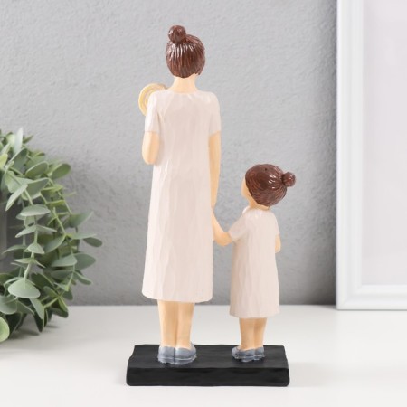 Polystone souvenir "Mom with daughter, with candy" 22.5x5x10 cm-2