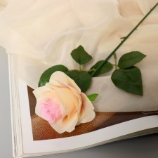 Artificial flowers 