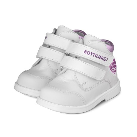 Children's boots, size 22, white color