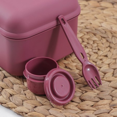 Lunch box with a fork and a sauce capacity, 14.8 × 14.4 × 11.1 cm, color mix-2