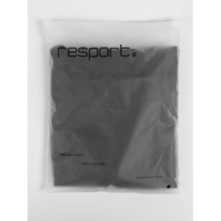 Longslit female Resport, on a zipper, p. 42, the color is black, basic, with a long sleeve-23
