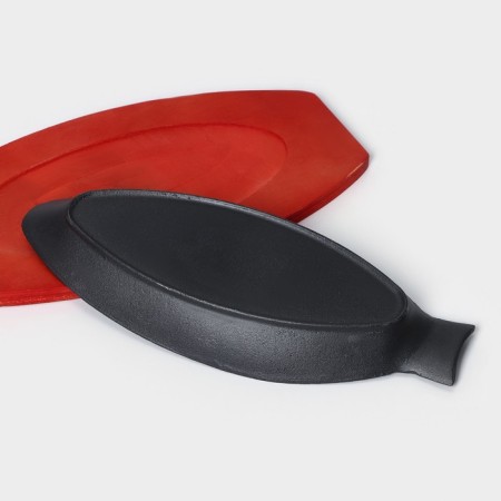 Cast iron pan on a wooden stand "Fish", 30 × 13 × 3 cm, black color-5