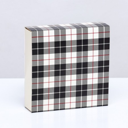 Box for 9 sweets with a shell, "male" 13.8 x 13.8 x 3.8-1