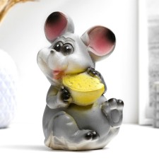 Pig a piggy bank 