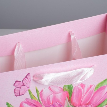 Package Gift Laminated Vertical, packaging, “Tulips March 8”, MS 18 x 23 x 10 cm-4