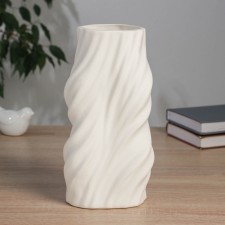 VAZA Ceramics Table 