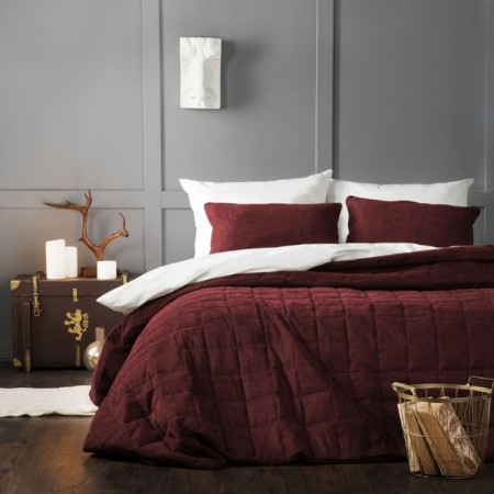 Software "Soft": a bedspread 160x220 cm, pillowcase 40x40 cm - 2 pcs, burgundy color