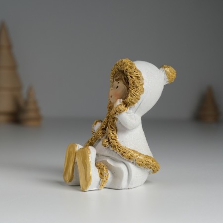 Souvenir Polystone "Baby in a white fur coat, with a heart" sits 5x5x8 cm-2