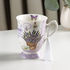 Ceramic mug in gift packaging 