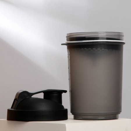 Sports shaker with a bowl for protein, black, 500 ml-1