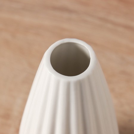 VAZA Ceramics Table "Pernille" 12.5x6 cm, white-1