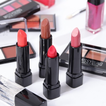 A set of professional cosmetics "Miss Young" No. 10-20