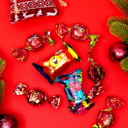 A set of chocolate sweets "Christmas tree", white 105 g-1
