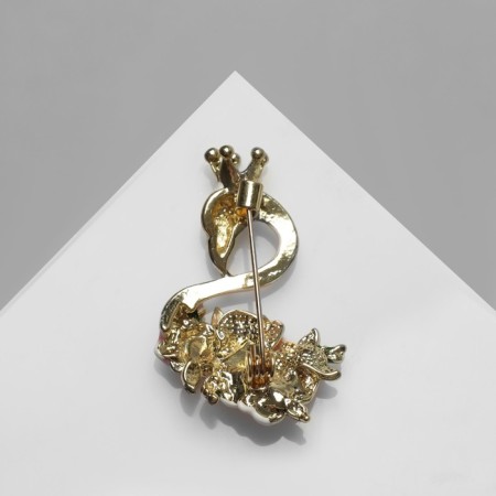 Flamingo brooch in roses, colored in gold-1