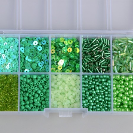 Glass 8/0, 12/0 in the box "Green" beads, glass and sequins 13x6.5x2.3 cm-1