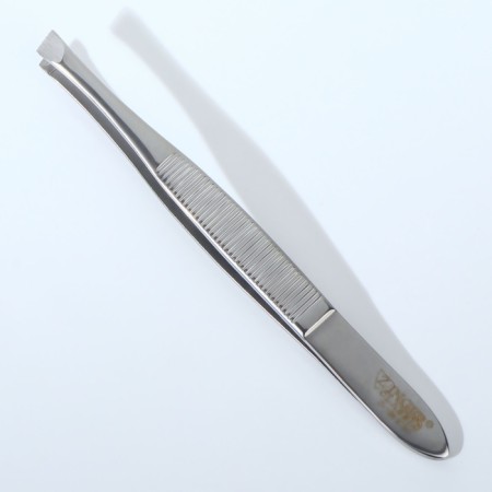 Pinzet begged, narrow, 9 cm, on a blister, silver color, b-158-s -sh-5