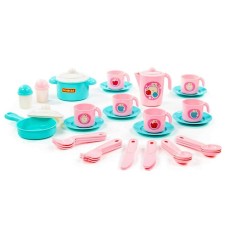 A set of children's dishes 