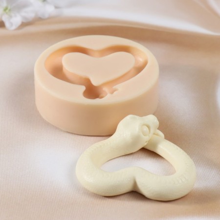 Silicone Mold "Heart Snake" 2.5x8x8 cm-2