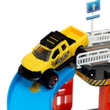 Parking Racing, with an elevator, 4 cars, 3 levels-4