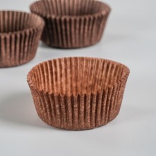 Brown baking uniform, 5 x 2.5 cm