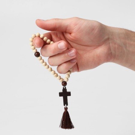 Wooden “Orthodox” parsing with a cross, 30 beads, milk color-2