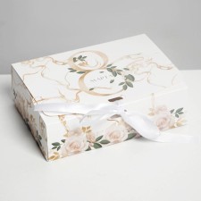 Gift folding box, packaging, “March 8, gold”, 16.5 x 12.5 x 5 cm