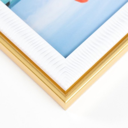 Photo frame Plastic 10x15 cm "Enemy stripes" white with gold stroke 18x13 cm-2