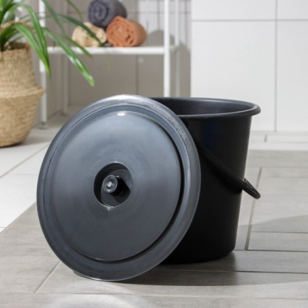 A bucket with a dacha lid, 10 l-1