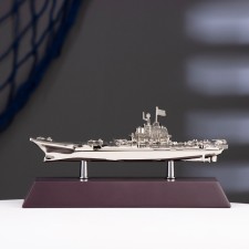 Souvenir ship on the aircraft carrier settings 21cm