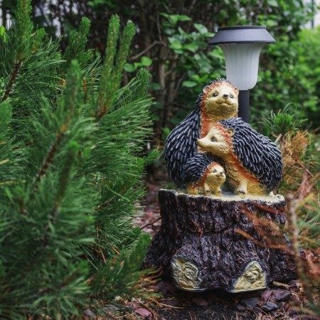 Garden Light "Three Hedgehogs on a Stroke with a Lantern" 34x26cm-1