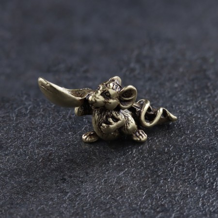 Koshelki souvenir "Mouse with a spoon", brass, amber, 1x2.5x0.3 cm-2