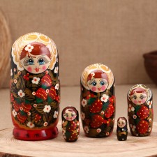 Nesting doll 