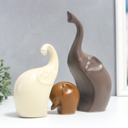 Souvenir Ceramics "Family Elephants" Matte set 3 pcs 7x7 12x12 22x13 cm-3