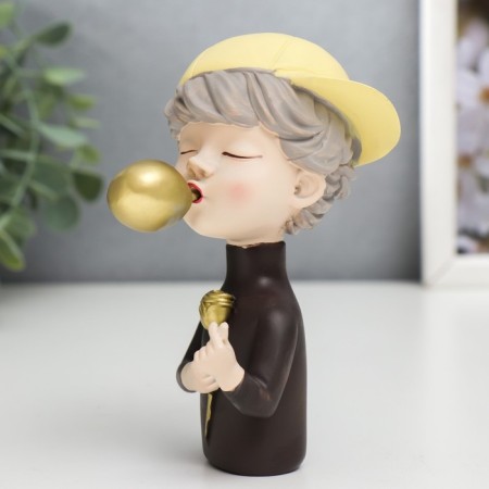Souvenir Polystone "A boy in a gold baseball cap with a rose and gold bubble" 12x6x8 cm-1