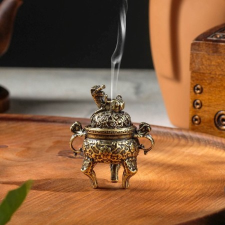 Kurilnitsa for incense cones "lurking tiger"