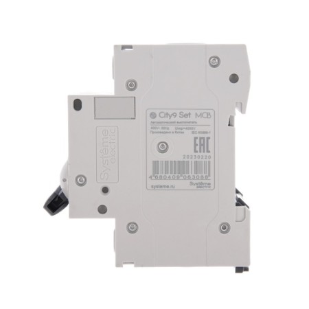 The circuit breaker SE CITY9 SET, B, 6A, 3P, 4.5 KA, 400 V-4