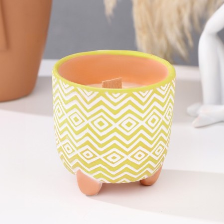 A candle made of soy wax in the kashpo "Patterns with legs", 9x8.5 cm, mix