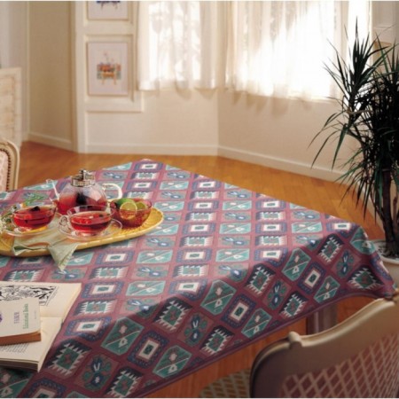 The tablecloth Meiwa FB-311 Az Red/BR 122x152 cm is red.