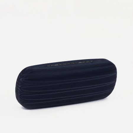 Case for glasses on the cracker, the color is blue