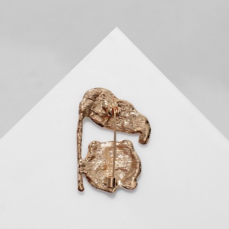 Brooch "Frog" under the sheet, green color in gold-1