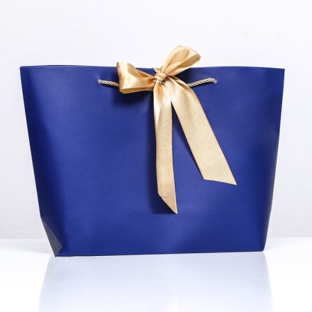 Gift package with a ribbon of 26 x 25 x 11 cm "Blue"
