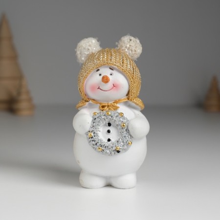 Polystone souvenir "Snowman in a hat with pompom, with New Year's wreath" 5.5x4x10 cm