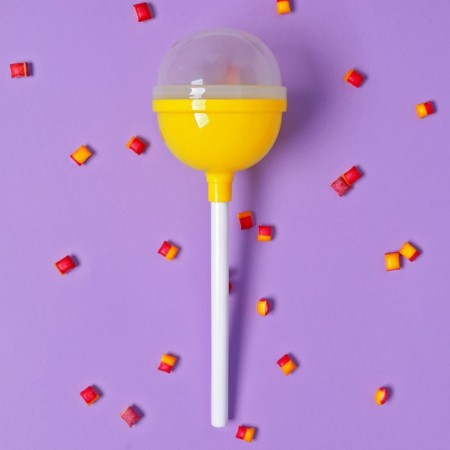 Plastic chupa-chups, yellow