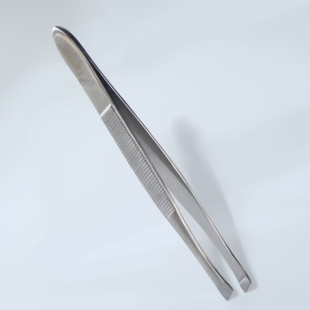Pinzet begged, narrow, 9 cm, on a blister, silver color, b-158-s -sh-3