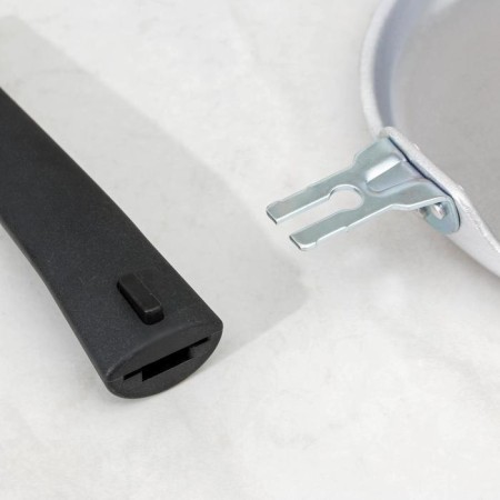 Pancake pan, d = 20 cm, plastic handle-4